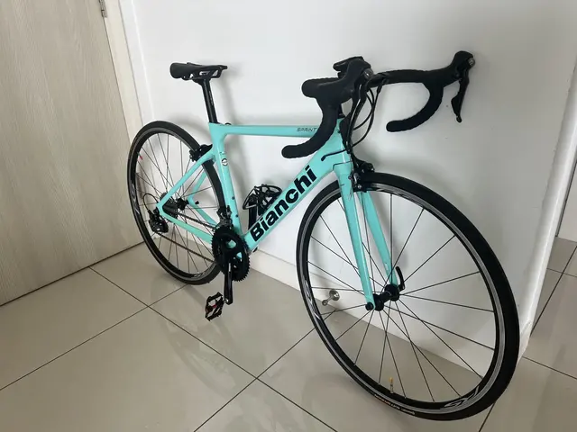 Bianchi Sprint 105 2021 Complete Road Bike — used bicycle for sale in Kuala Lumpur, Malaysia