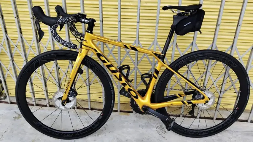 Gusto road bike Ultegra Disc brakes — used bicycle for sale in Selangor, Malaysia