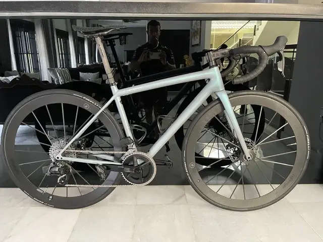 S-Works Aethos Frameset size 52. Weight 1.22 kg (2 lb, 11.0 oz) — used bicycle for sale in Selangor, Malaysia