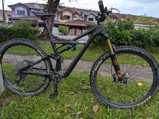 Specialized Enduro Elite 2019 29er (custom build) — used bicycle for sale in Pulau Pinang, Malaysia