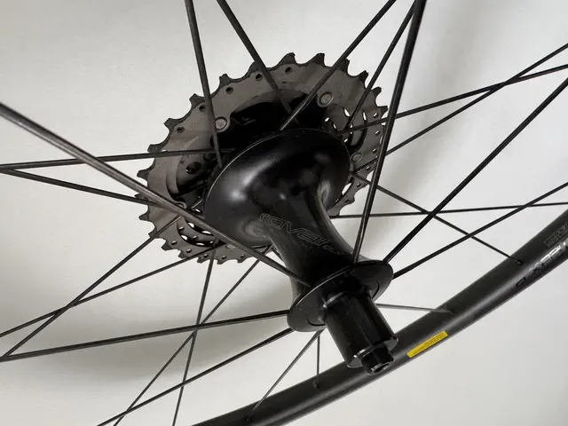Roval CLX 32 ceramic speed bearing — used bicycle for sale in Selangor, Malaysia