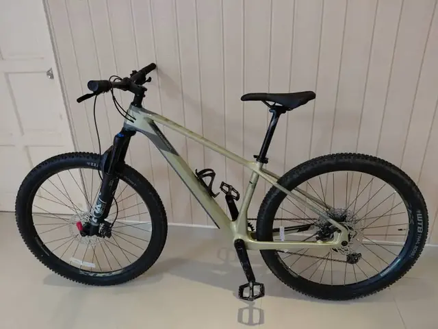 POLYGON - Syncline C5 (27.5er) XC Carbon Mountain Bike — used bicycle for sale in Kuala Lumpur, Malaysia