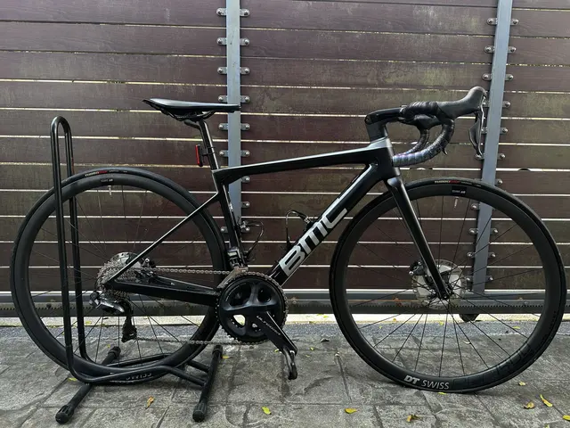 BMC SLR01 Teammachine Carbon Road Bike – Ultegra + DT Swiss Carbon — used bicycle for sale in Malaysia