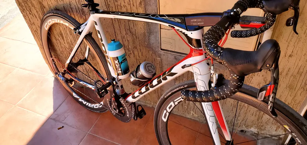Full carbon look -675 roadbike (made in France) — used bicycle for sale in Kuala Lumpur, Malaysia