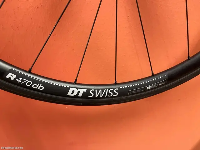 DT SWISS R470db Disc Wheelset with Specialized Turbo Pro Gripton tyre — used bicycle for sale in Pulau Pinang, Malaysia