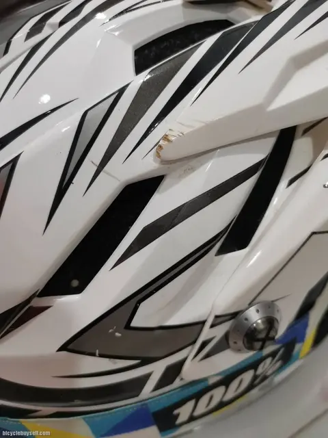ORIGINAL BELL Full face helmet — used bicycle for sale in Melaka, Malaysia