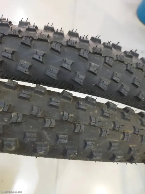 CONTINENTAL X-KING 26X2.2 MTB TIRE 2PCS - 1 PAIR JUST USE ONE RIDE, STUDS ALL STILL THICK LIKE NEW — used bicycle for sale in Pulau Pinang, Malaysia