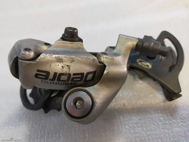SHIMANO DEORE 9SPEED RD - USED 6 MONTHS PLUS THEN BIKE KEPT IN STOREROOM - SELL TO UPGRADE 11SPEED — used bicycle for sale in Pulau Pinang, Malaysia