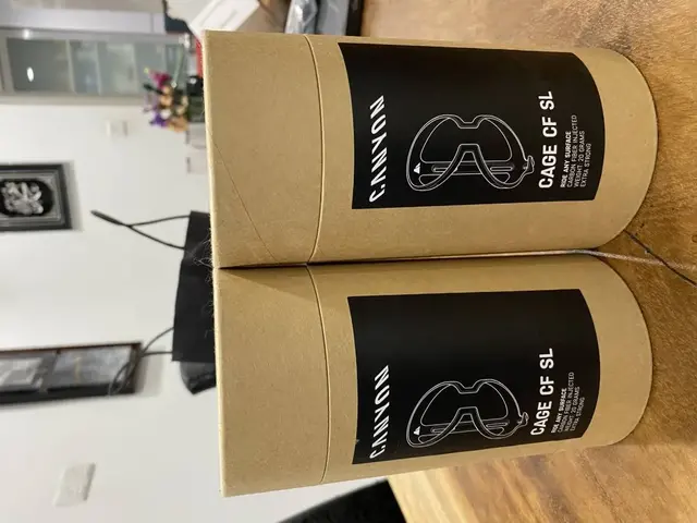 Canyon bottle cages CF SL — brand new bicycle for sale in Johor, Malaysia