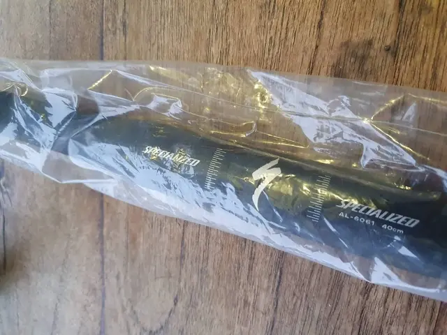 Specialized Expert Alloy Shallow bend road handlebar 40cm — brand new bicycle for sale in Kuala Lumpur, Malaysia
