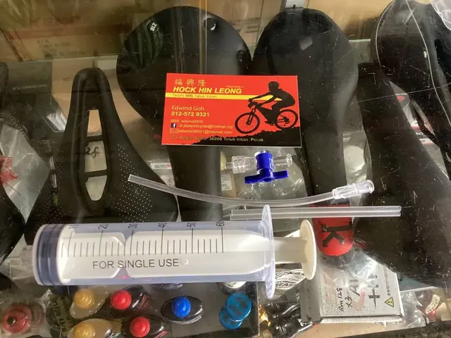 Tire Sealant Bleeding Kits Multi Use (free pos w.m) — used bicycle for sale in Perak, Malaysia