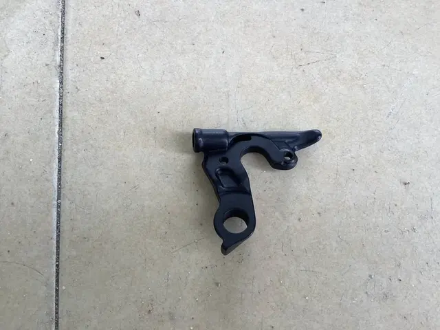 Cannondale SuperSix Evo Cable Deraileur Hanger - free courier — used bicycle for sale in Online Trading Only, Malaysia