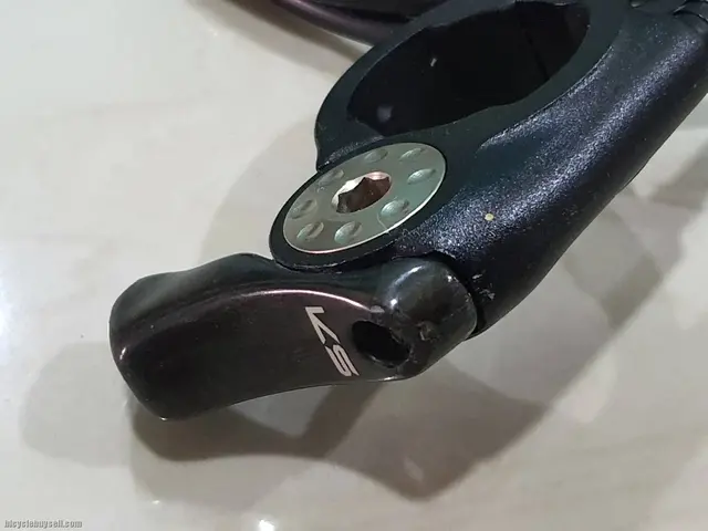KS LEV dropper seatpost 30.9mm 125mm travel — used bicycle for sale in Kuala Lumpur, Malaysia
