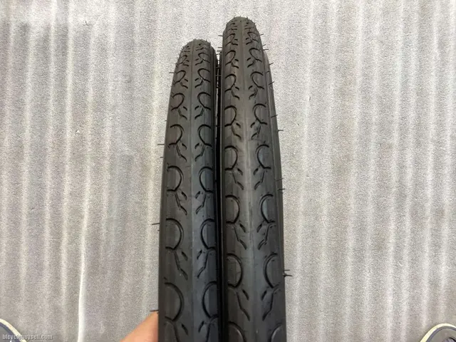 EWT Gravel Tire 700x32c 1pair @ free pos — brand new bicycle for sale in Online Trading Only, Malaysia
