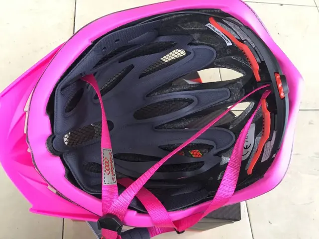 C Originals G1207 Pro Helmet 58-62cm -- free courier — used bicycle for sale in Online Trading Only, Malaysia