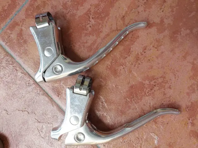 Shimano 600 Brake Lever — used bicycle for sale in Kuala Lumpur, Malaysia