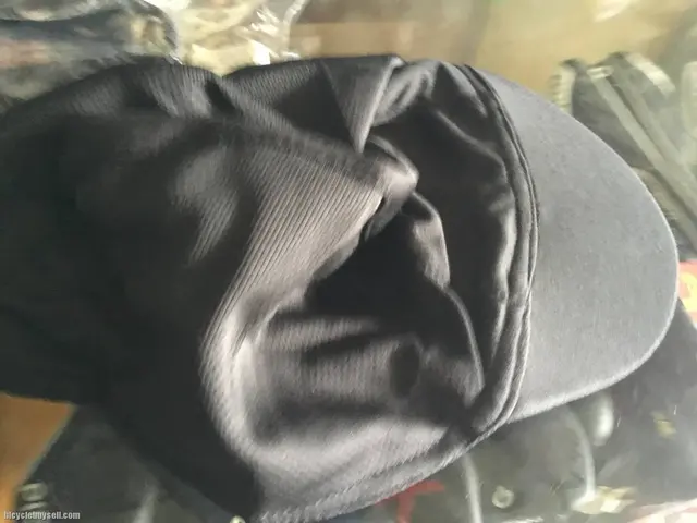Cycling Cap Helmat / Free Size (free pos w.m) — brand new bicycle for sale in Perak, Malaysia