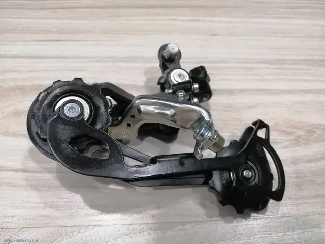Shimano Altus M2000 9 Speed Long Cage RD — used bicycle for sale in Selangor, Malaysia