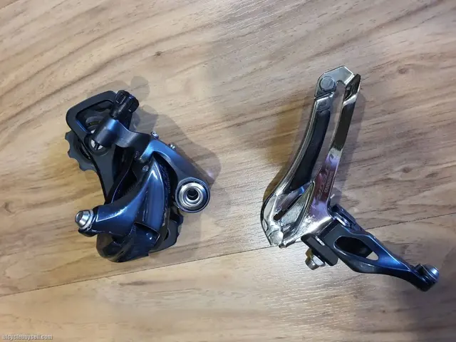 Shimano R6800 FD & RD - 11 Speed — used bicycle for sale in Pulau Pinang, Malaysia