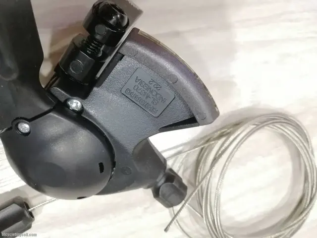 Shimano Altus M390 3 x 9 Speed Shifter — used bicycle for sale in Selangor, Malaysia