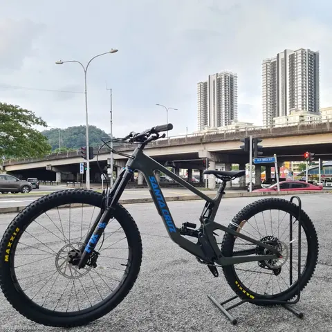 Santa Cruz Bronson 4c MX S-Kit - M size Lifetime Warranty — brand new bicycle for sale in Kuala Lumpur, Malaysia