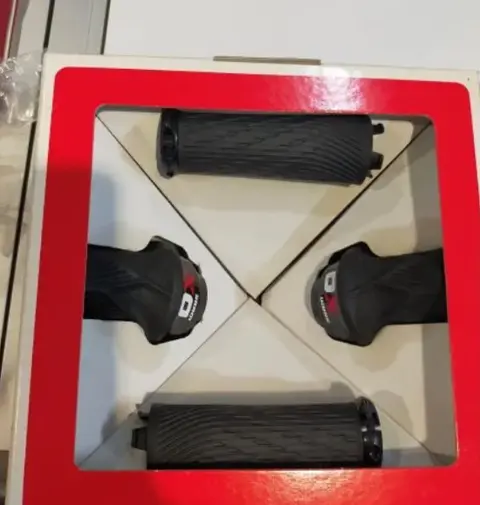 SRAM XO 3X10SPEED GRIPSHIFT SHIFTER SET PAIR - LAST UNIT CLEARANCE GENUINE PARTS GUARANTEED — brand new bicycle for sale in Pulau Pinang, Malaysia