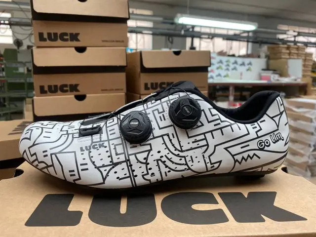 Custom Road Shoe — used bicycle for sale in Selangor, Malaysia