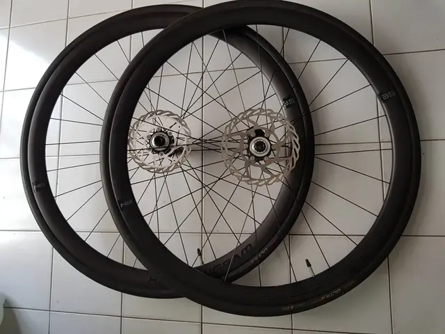 HOLLOWGRAM 35 Carbon Clincher — used bicycle for sale in Pulau Pinang, Malaysia
