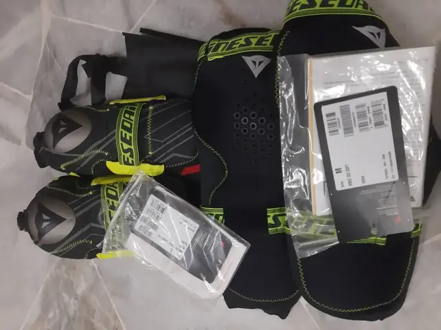 REDUCED! DAINESE MTB/motorcycle Elbow/Knee pads — brand new bicycle for sale in Kuala Lumpur, Malaysia