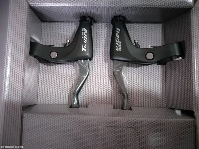 Shimano tiagra brake lever - genuine shimano part — brand new bicycle for sale in Pulau Pinang, Malaysia