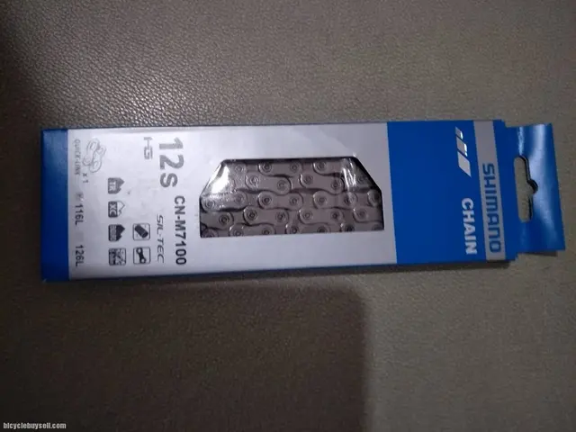 Shimano slx 12sp chain genuine part with missingblink last unit clearance M7100 GENUINE PART GUARANT — brand new bicycle for sale in Pulau Pinang, Malaysia