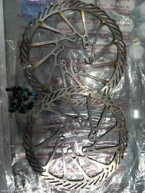 Avid rotor 160mm 2pcs - used only less than 3week - sell due to upgrade — used bicycle for sale in Pulau Pinang, Malaysia