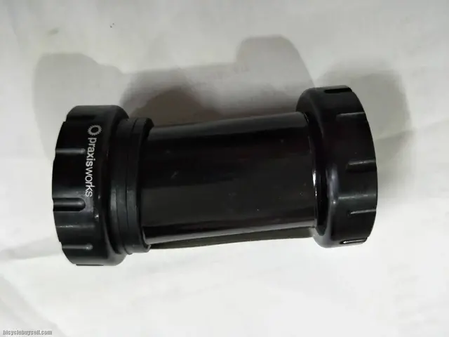 Praxis works bsa threaded bottom bracket - ultra durable last unit clearance — brand new bicycle for sale in Pulau Pinang, Malaysia