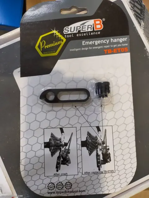 SUPER B RD HANGER EMERGENCY BRACKET - LAST PIECE CLEARANCE — brand new bicycle for sale in Pulau Pinang, Malaysia