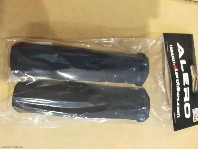 ALERO FOAM GRIP CLEARANCE SALES — brand new bicycle for sale in Pulau Pinang, Malaysia