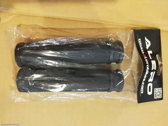 ALERO SILICONE GRIP CLEARANCE SALES - SUPER COMFORT — brand new bicycle for sale in Pulau Pinang, Malaysia