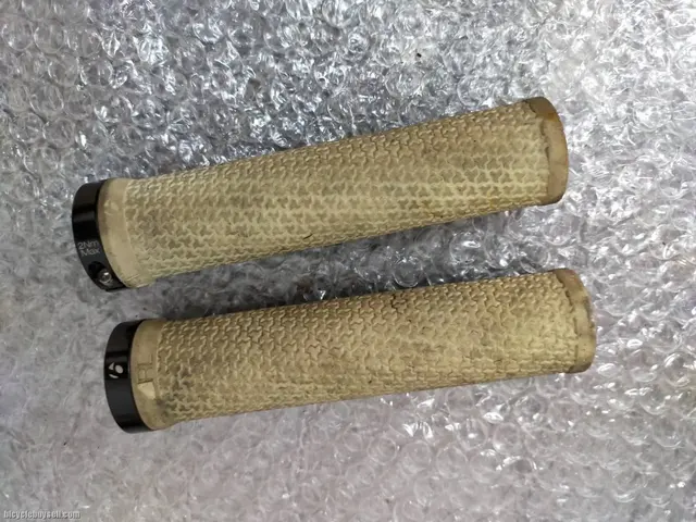 Bontrager used grip with lock on — used bicycle for sale in Pulau Pinang, Malaysia