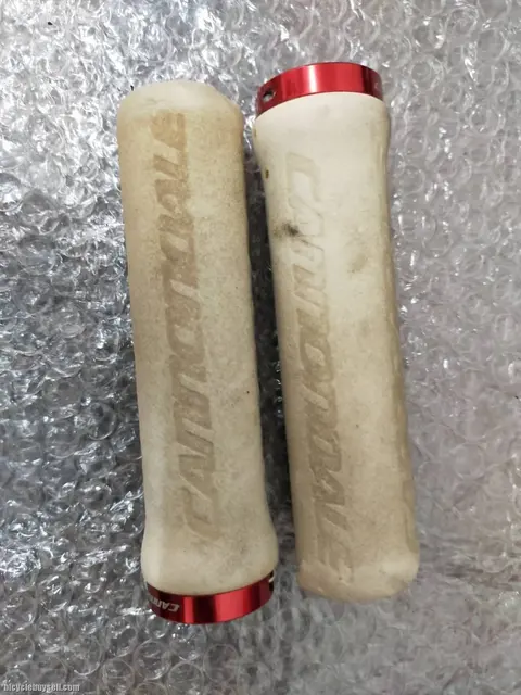 CANNONDALE GRIP LOCK ON FOAM - USED 3 MONTH ONLY — used bicycle for sale in Pulau Pinang, Malaysia