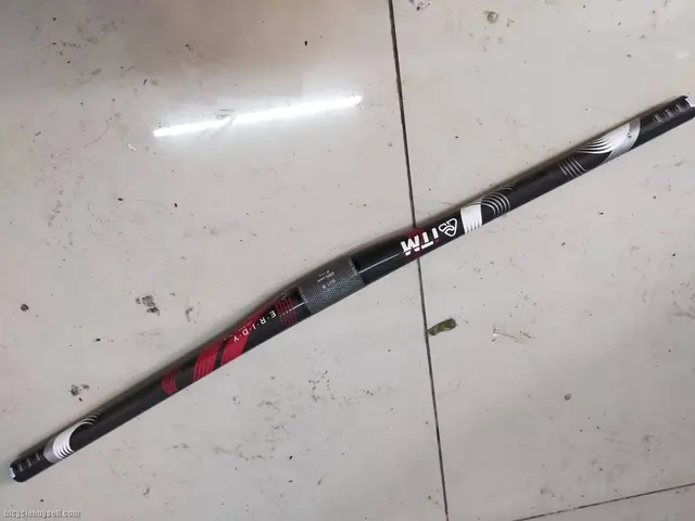 ITM FLAT BAR CARBON 680MM - GENUINE ITM GUARANTEED - JUST USED FOR 3 RIDES — used bicycle for sale in Pulau Pinang, Malaysia