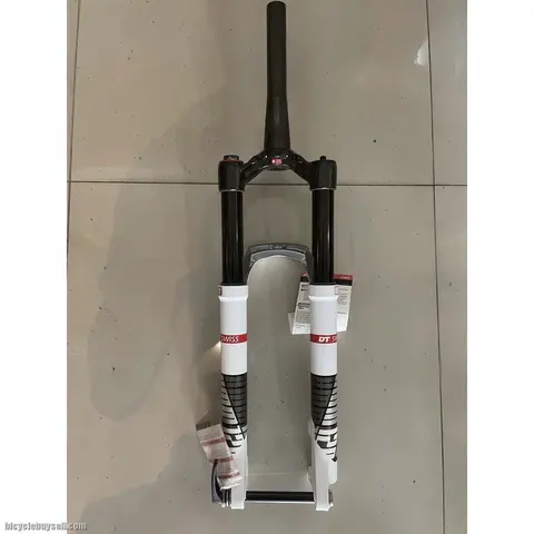 DT SWISS 26ER FORK 120MM TRAVEL TAPPER STEERER TUBE 15X100MM LAST UNIT CLEARANCE - TAKEN OUT FROM NE — brand new bicycle for sale in Pulau Pinang, Malaysia