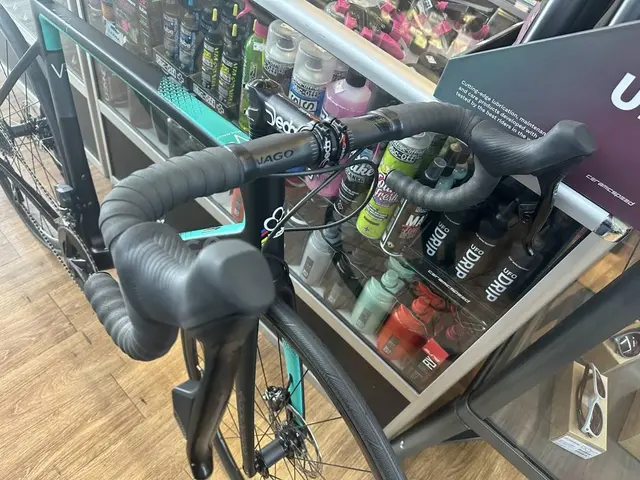 COLNAGO V3 Rival sz 54 used like new — used bicycle for sale in Kuala Lumpur, Malaysia