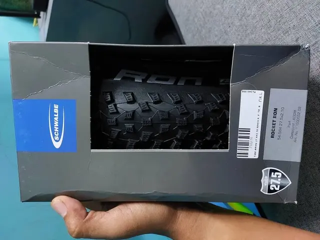 Schwalbe Rocket Ron 27.5x2.1 TUBE TYPE NEW — brand new bicycle for sale in Johor, Malaysia